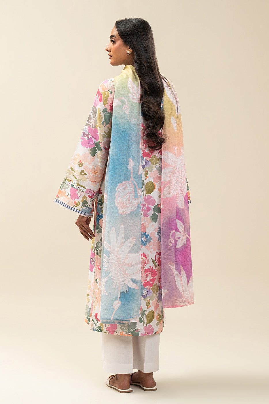 3 PIECE PRINTED LAWN SUIT-PEARLY BLOSSOM (UNSTITCHED)