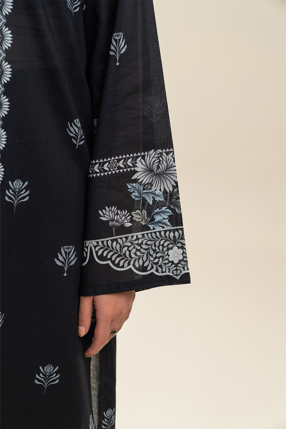 3 PIECE PRINTED LAWN SUIT-RAVEN FLORET (UNSTITCHED)