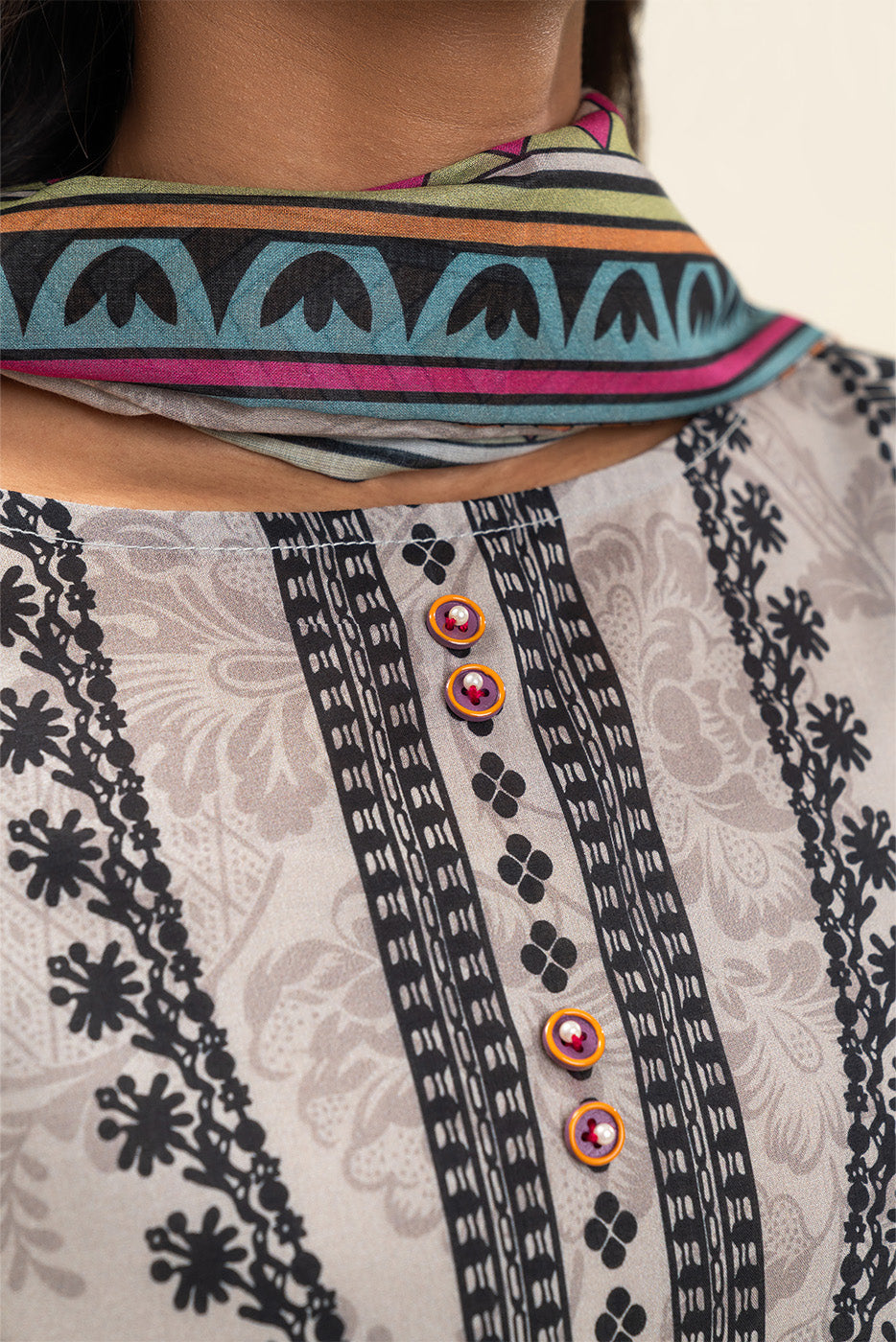 3 PIECE PRINTED LAWN SUIT-DAMASK DECOR (UNSTITCHED)