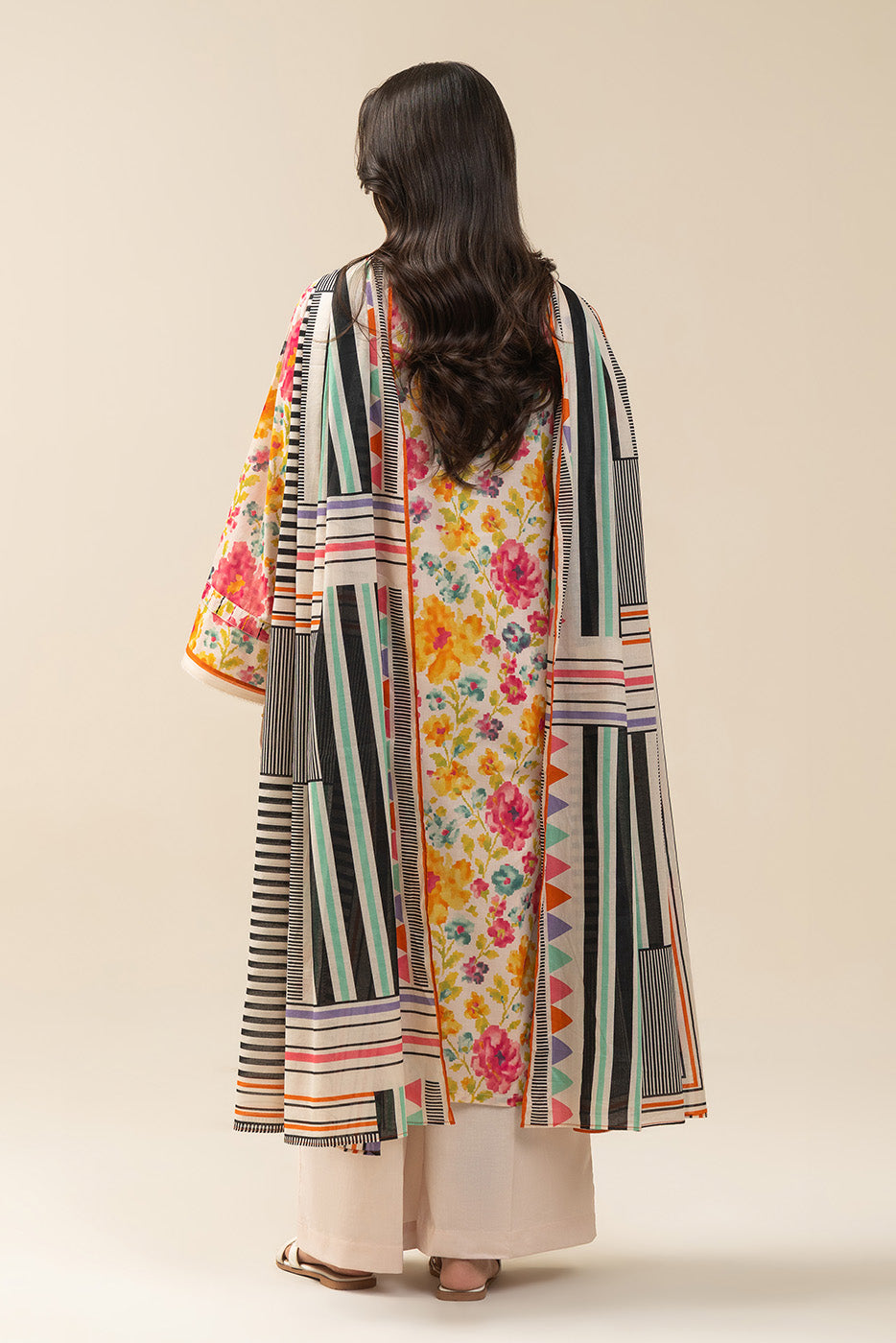 3 PIECE PRINTED LAWN SUIT-EACLANTED GARDEN (UNSTITCHED)