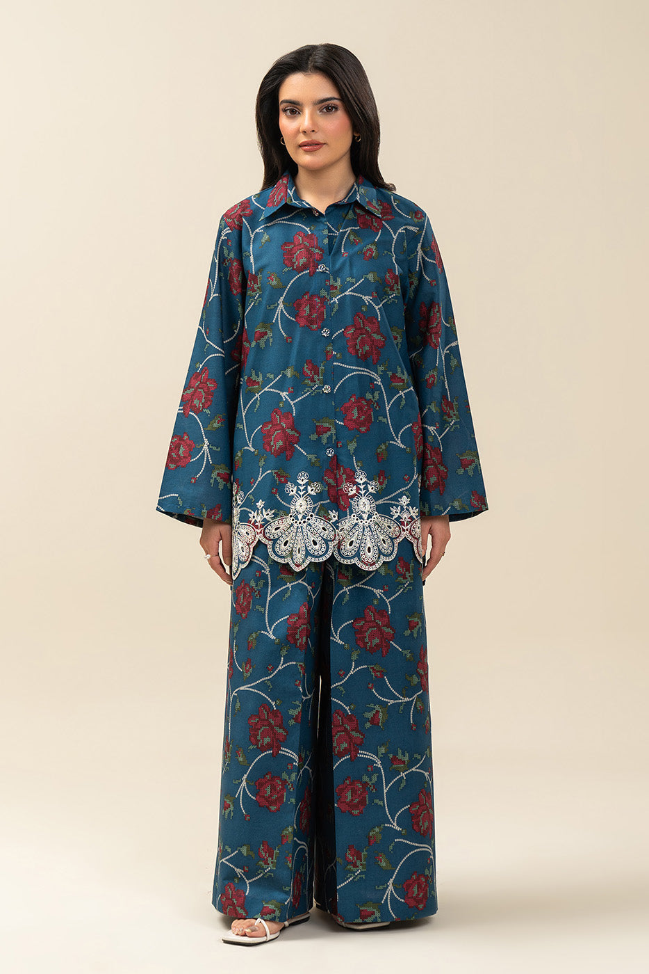 2 PIECE EMBROIDERED LAWN SUIT-BLUE MAZE (UNSTITCHED)