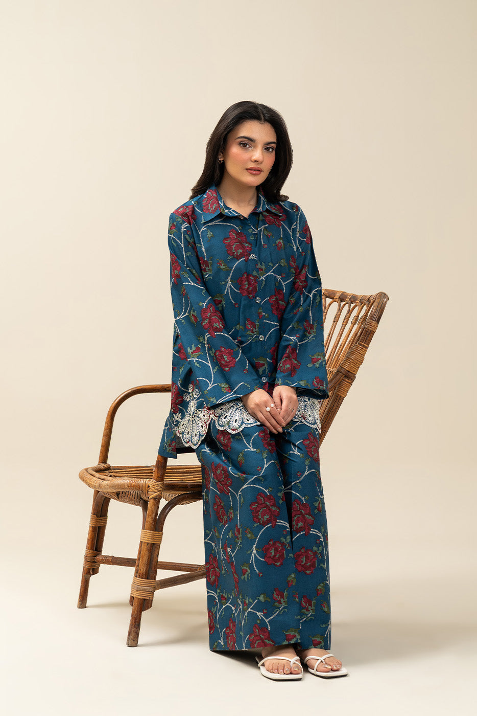2 PIECE EMBROIDERED LAWN SUIT-BLUE MAZE (UNSTITCHED)