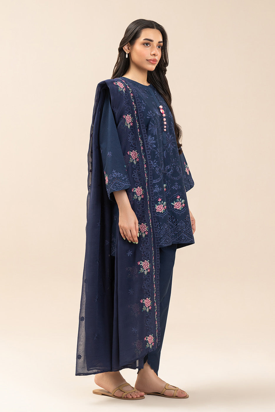 3 PIECE EMBROIDERED LAWN SUIT (LUXURY PRET)