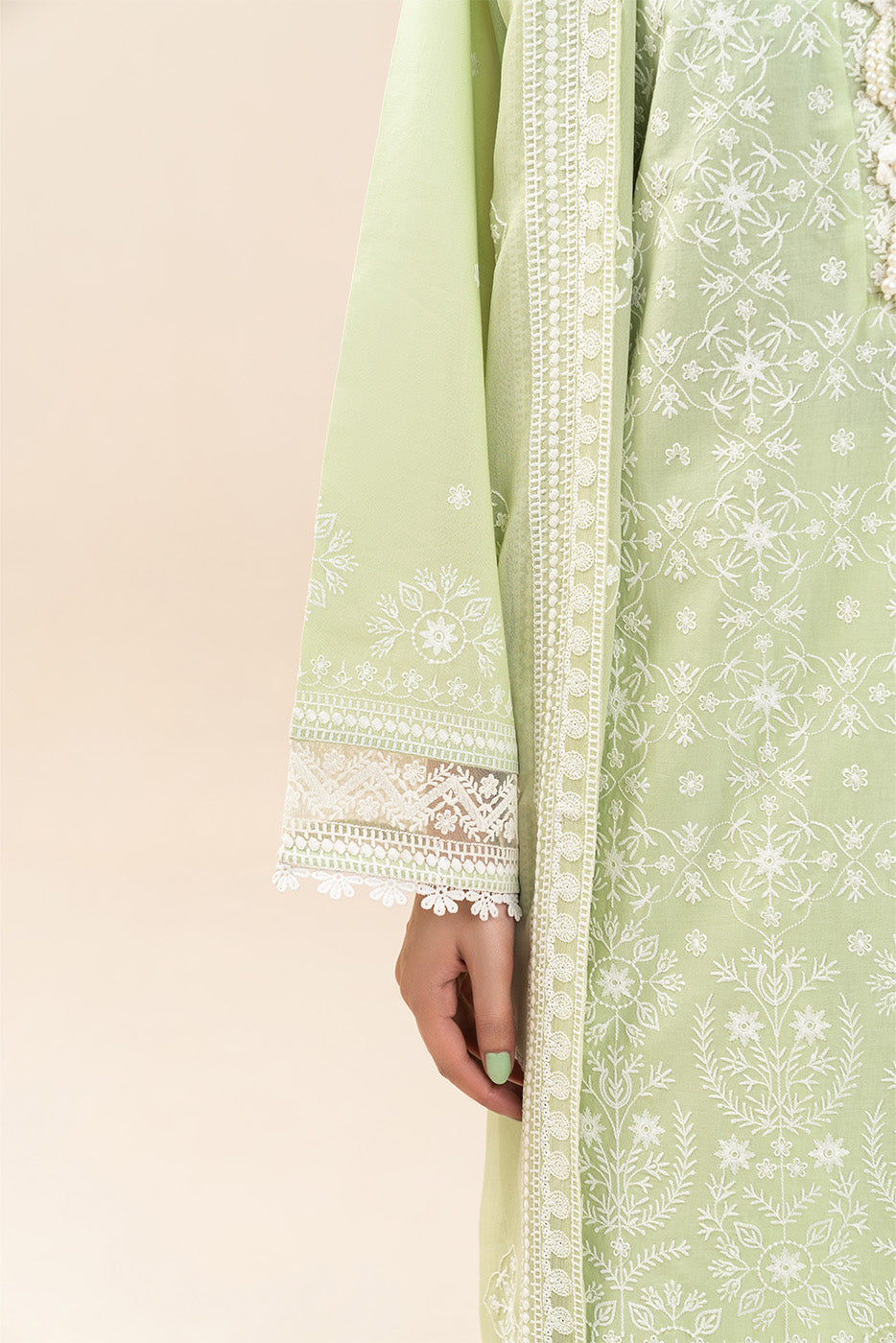 3 PIECE EMBROIDERED LAWN SUIT (LUXURY PRET)