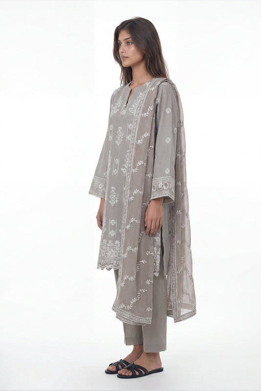 3 PIECE EMBROIDERED LAWN SUIT (PRET)