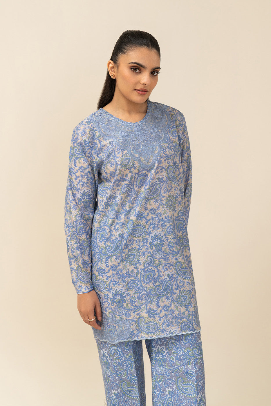 2 PIECE EMBROIDERED LAWN SUIT-SNOW SYMPHONY (UNSTITCHED)