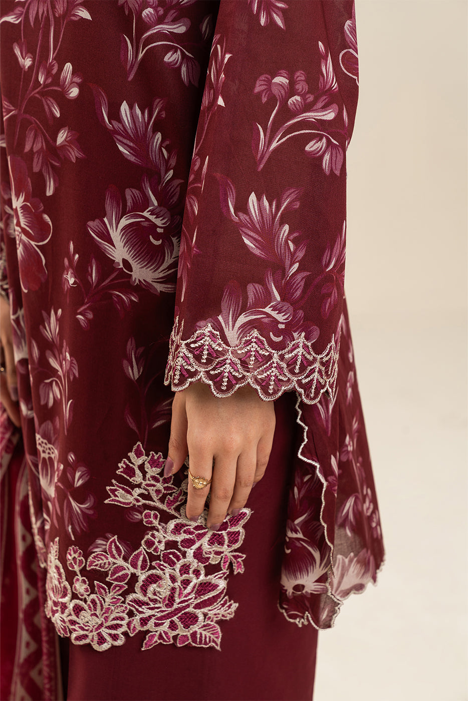 3 PIECE EMBROIDERED LAWN SUIT-SCARLET VINE (UNSTITCHED)
