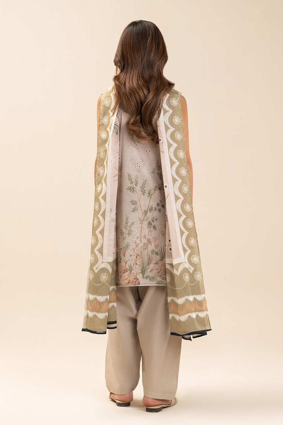3 PIECE EMBROIDERED LAWN SUIT-PEARL GARDEN (UNSTITCHED)