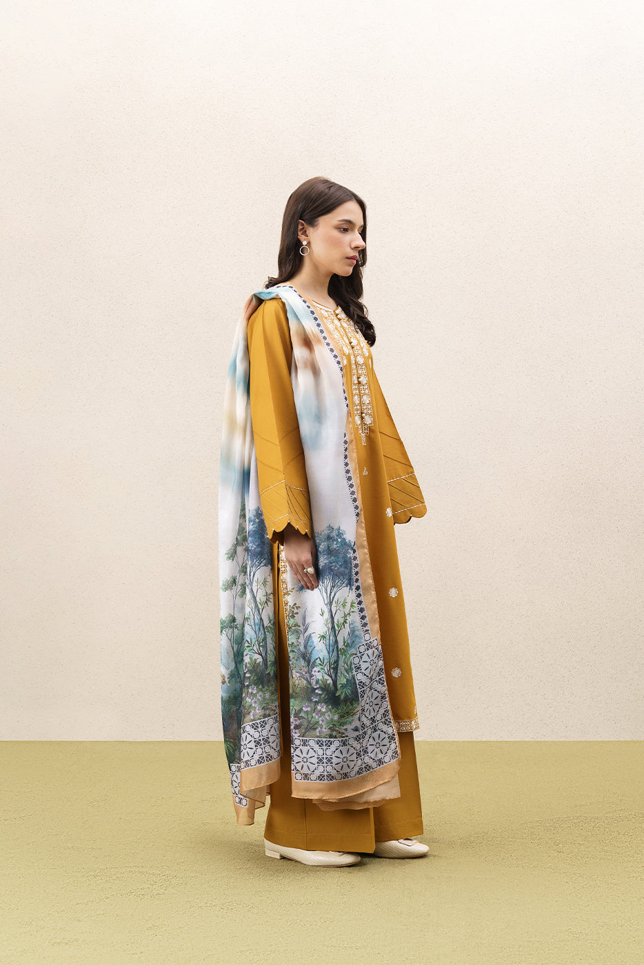 3 PIECE EMBROIDERED LAWN SUIT-WOVEN PITCHER (UNSTITCHED)