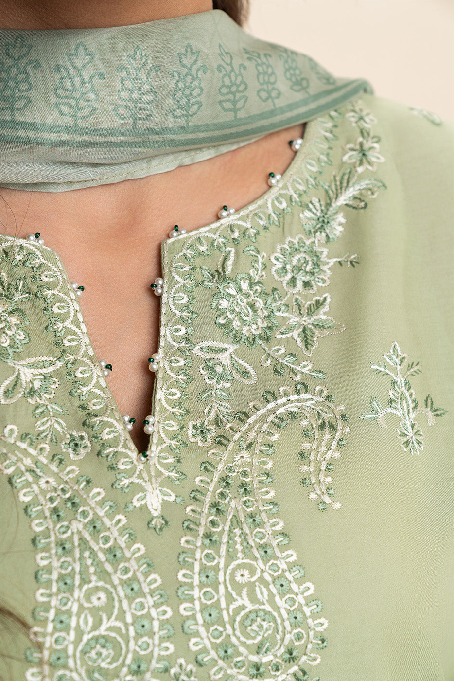 3 PIECE EMBROIDERED LAWN SUIT-GREEN SMOKE (UNSTITCHED)
