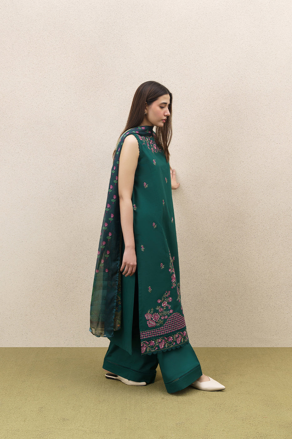 3 PIECE EMBROIDERED LAWN SUIT-EMERALD GLEAM (UNSTITCHED)