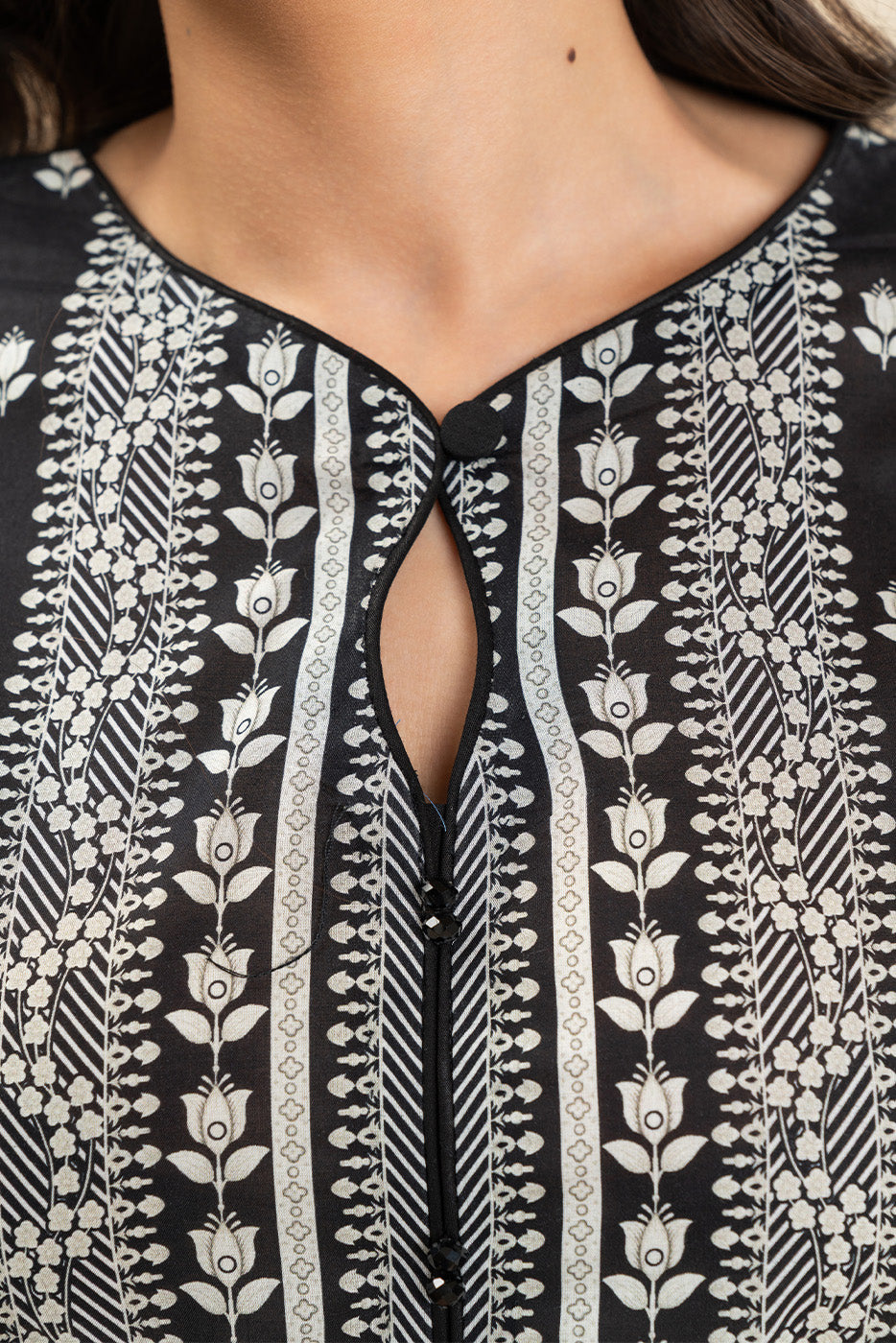 3 PIECE PRINTED LAWN SUIT-SOMBER BLACK (UNSTITCHED)