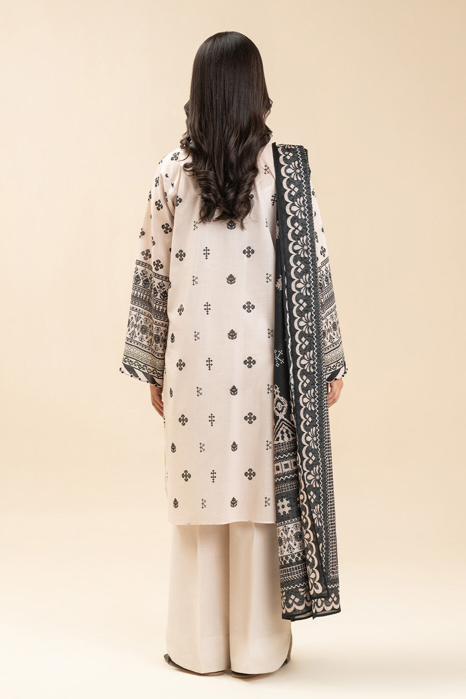 3 PIECE PRINTED LAWN SUIT-MONOCHROME DREAM (UNSTITCHED)