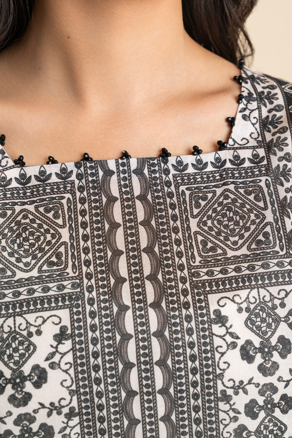 3 PIECE PRINTED LAWN SUIT-MONOCHROME DREAM (UNSTITCHED)