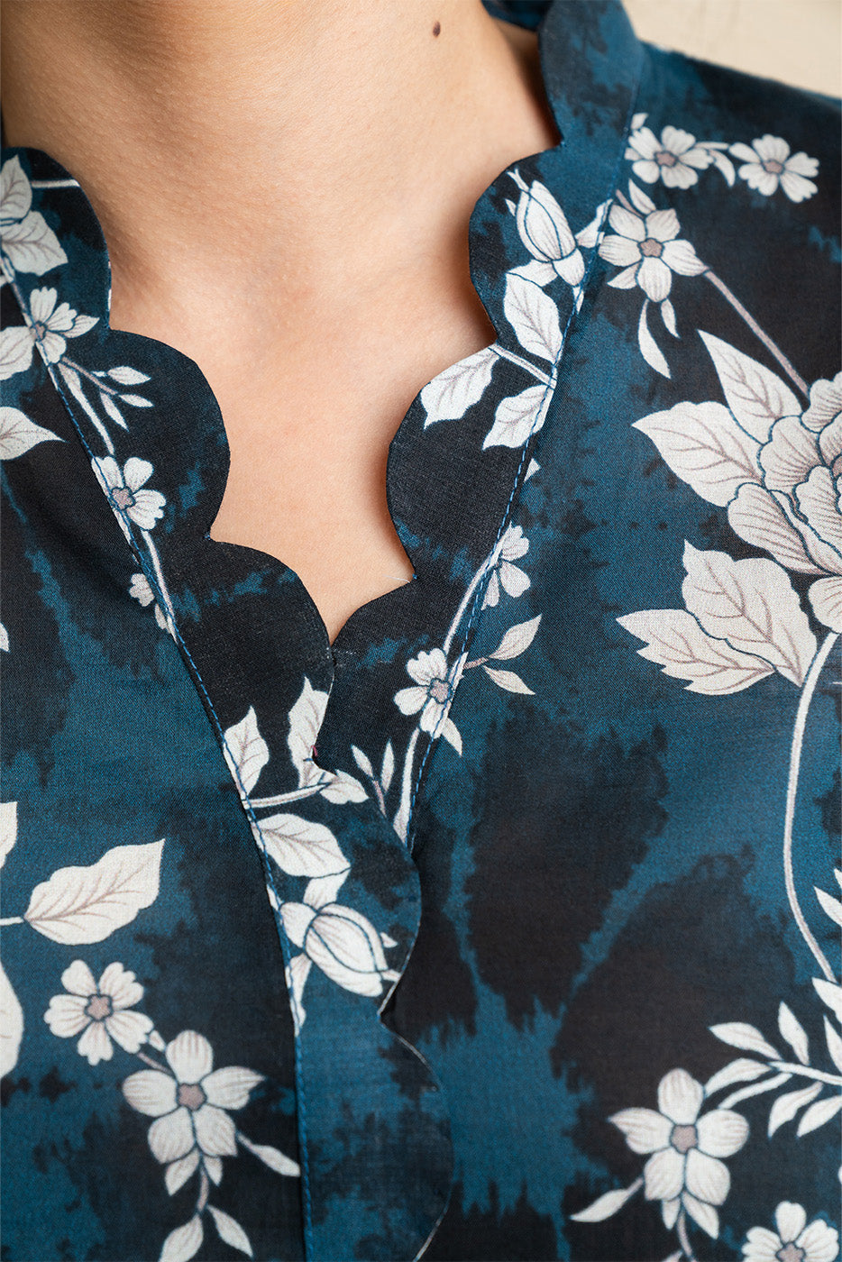 3 PIECE PRINTED LAWN SUIT-AZURE FLORAL (UNSTITCHED)