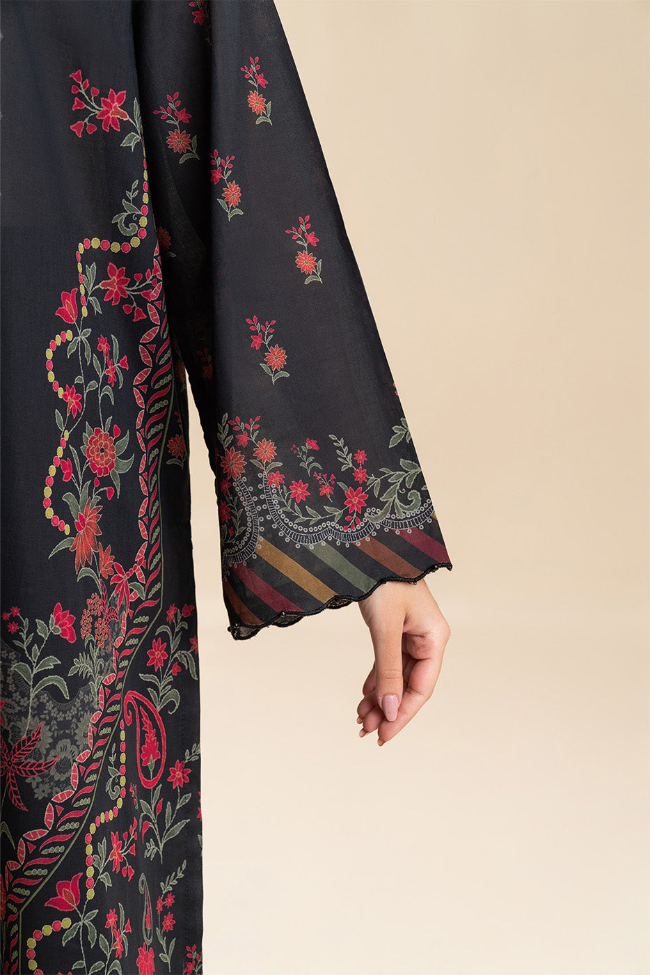 3 PIECE PRINTED LAWN SUIT-BLACK BURGEON (UNSTITCHED)