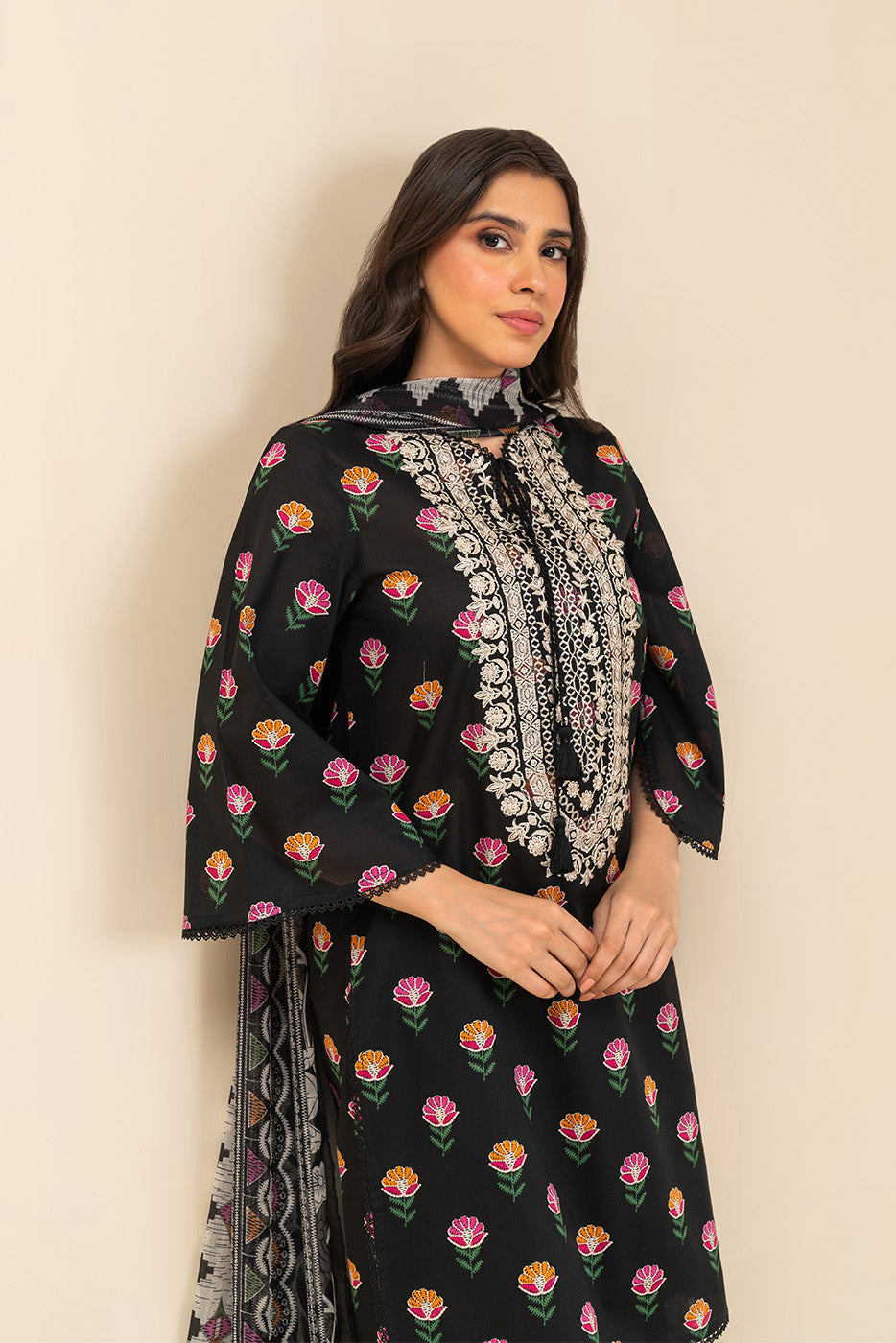 3 PIECE EMBROIDERED LAWN SUIT-EBONY FLORA (UNSTITCHED)