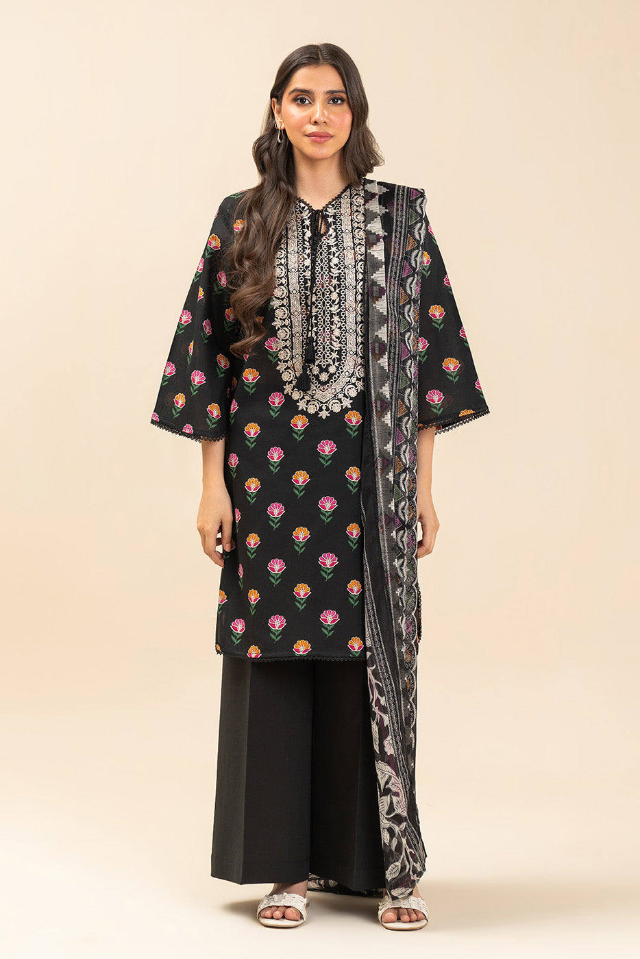 3 PIECE EMBROIDERED LAWN SUIT-EBONY FLORA (UNSTITCHED)
