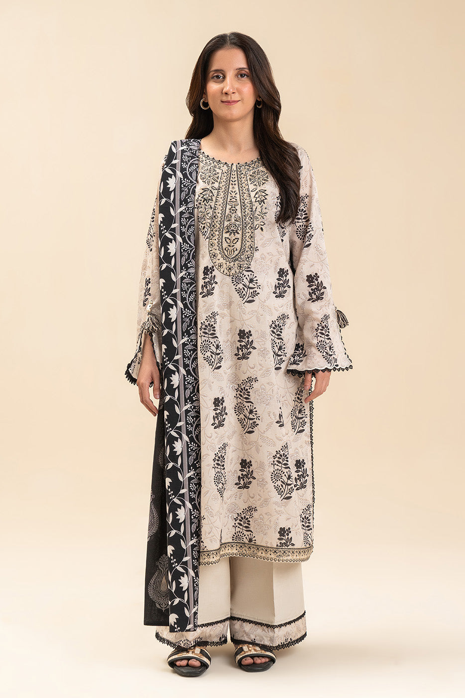 3 PIECE EMBROIDERED LAWN SUIT-IVORY DREAM (UNSTITCHED)