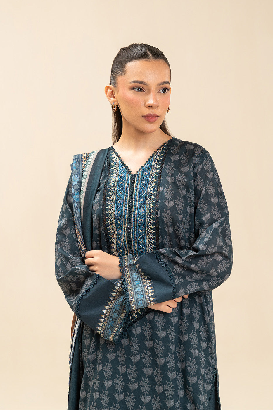 3 PIECE EMBROIDERED LAWN SUIT-MIDNIGHT TRADITION (UNSTITCHED)