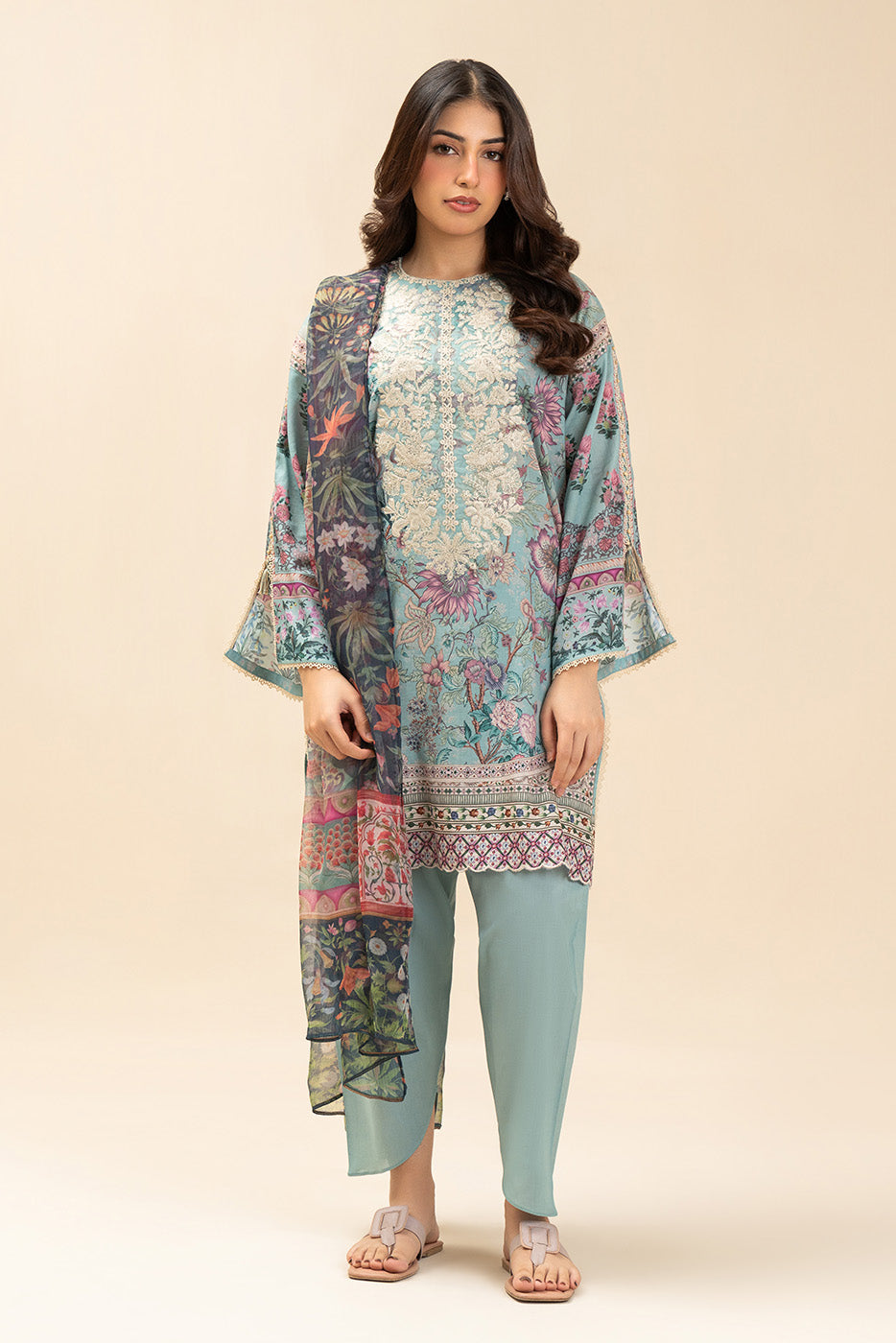 3 PIECE EMBROIDERED LAWN SUIT-LAVENDER SPIRIT (UNSTITCHED)