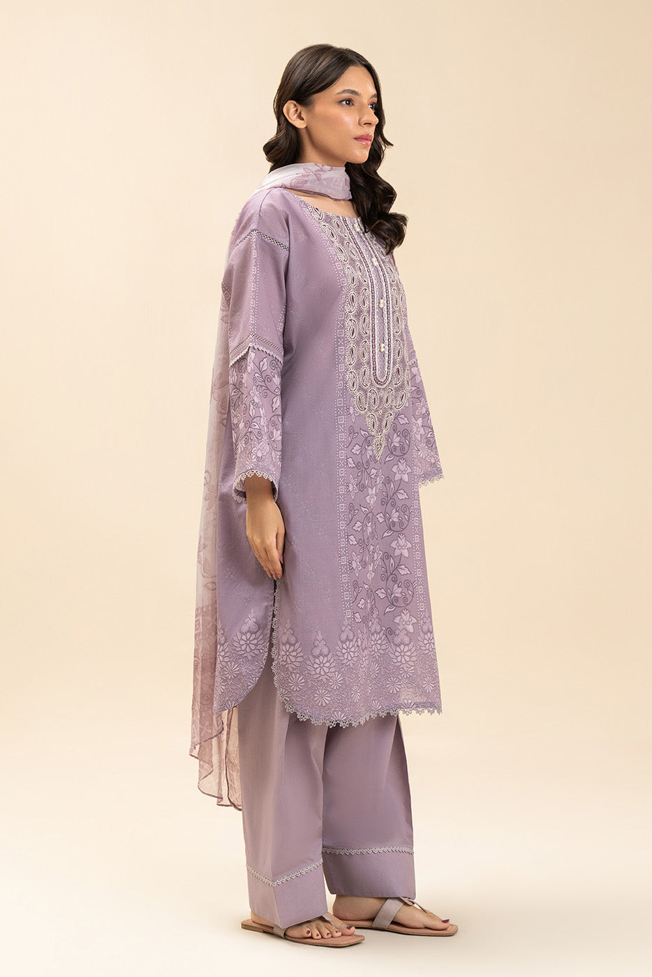 3 PIECE EMBROIDERED LAWN SUIT-LAVENDER SPIRIT (UNSTITCHED)