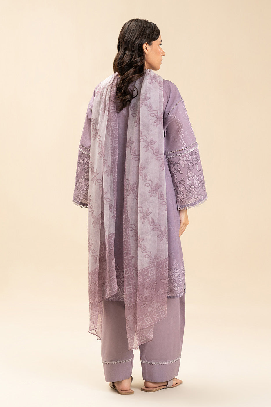 3 PIECE EMBROIDERED LAWN SUIT-LAVENDER SPIRIT (UNSTITCHED)