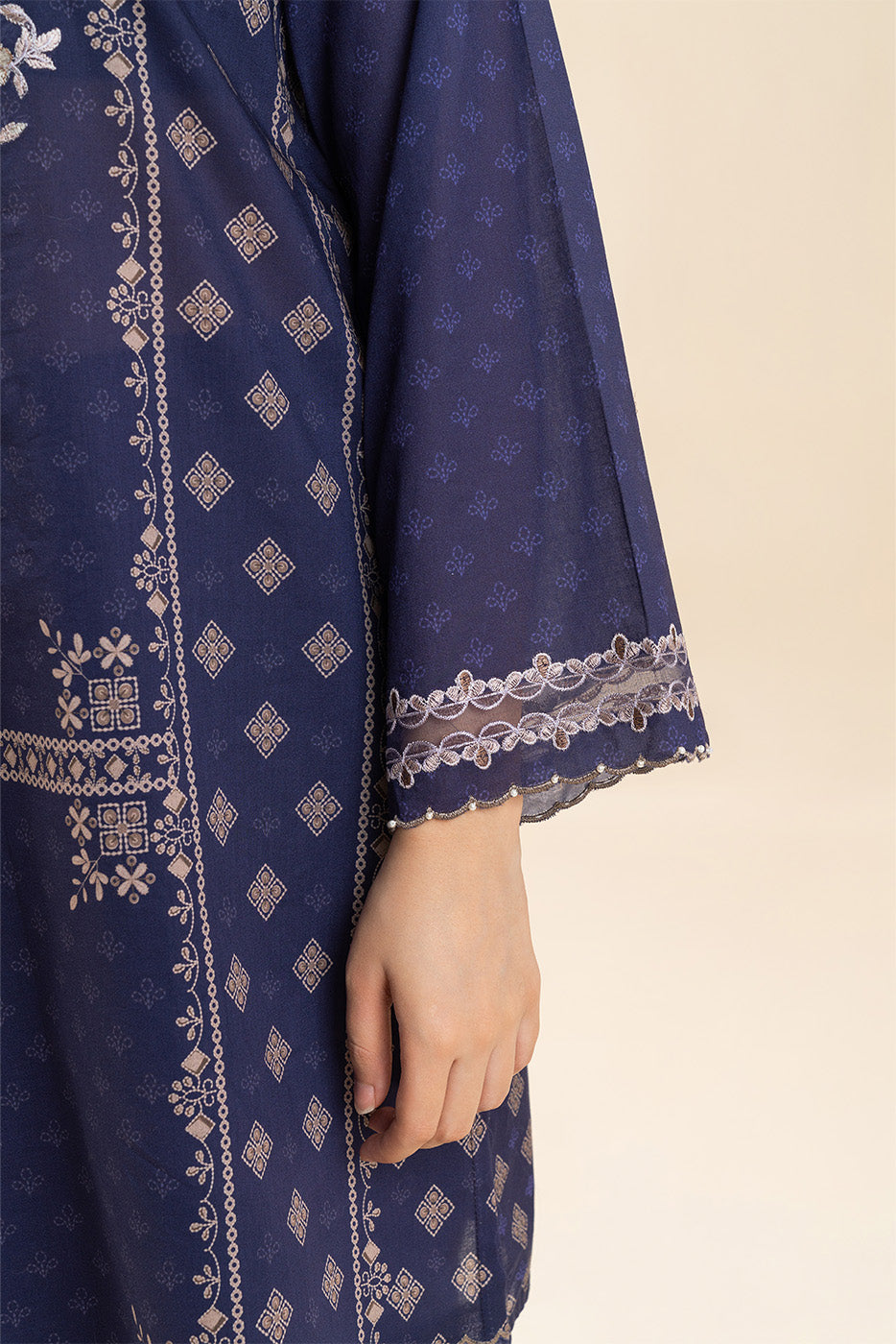 3 PIECE EMBROIDERED LAWN SUIT-PLUM ORCHID (UNSTITCHED)