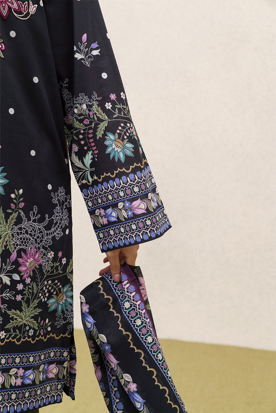 3 PIECE EMBROIDERED LAWN SUIT-OBSIDIAN FLORENCE (UNSTITCHED)
