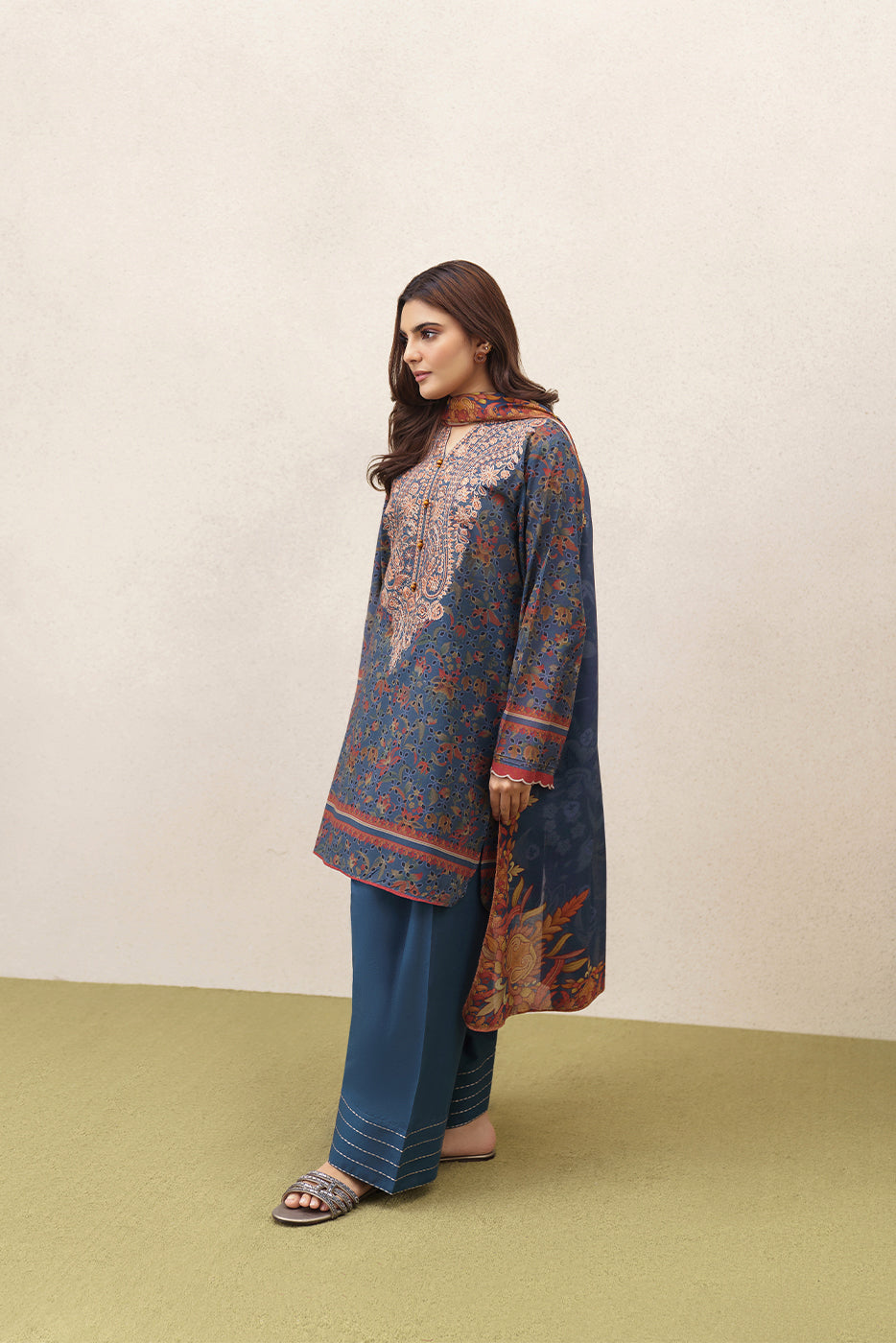 3 PIECE EMBROIDERED LAWN SUIT-FLORAL MEADOW (UNSTITCHED)