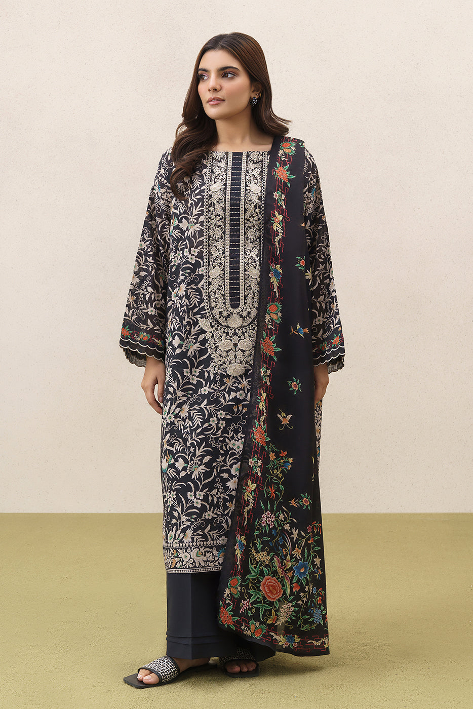 3 PIECE EMBROIDERED LAWN SUIT-FLORAL FOREST (UNSTITCHED)