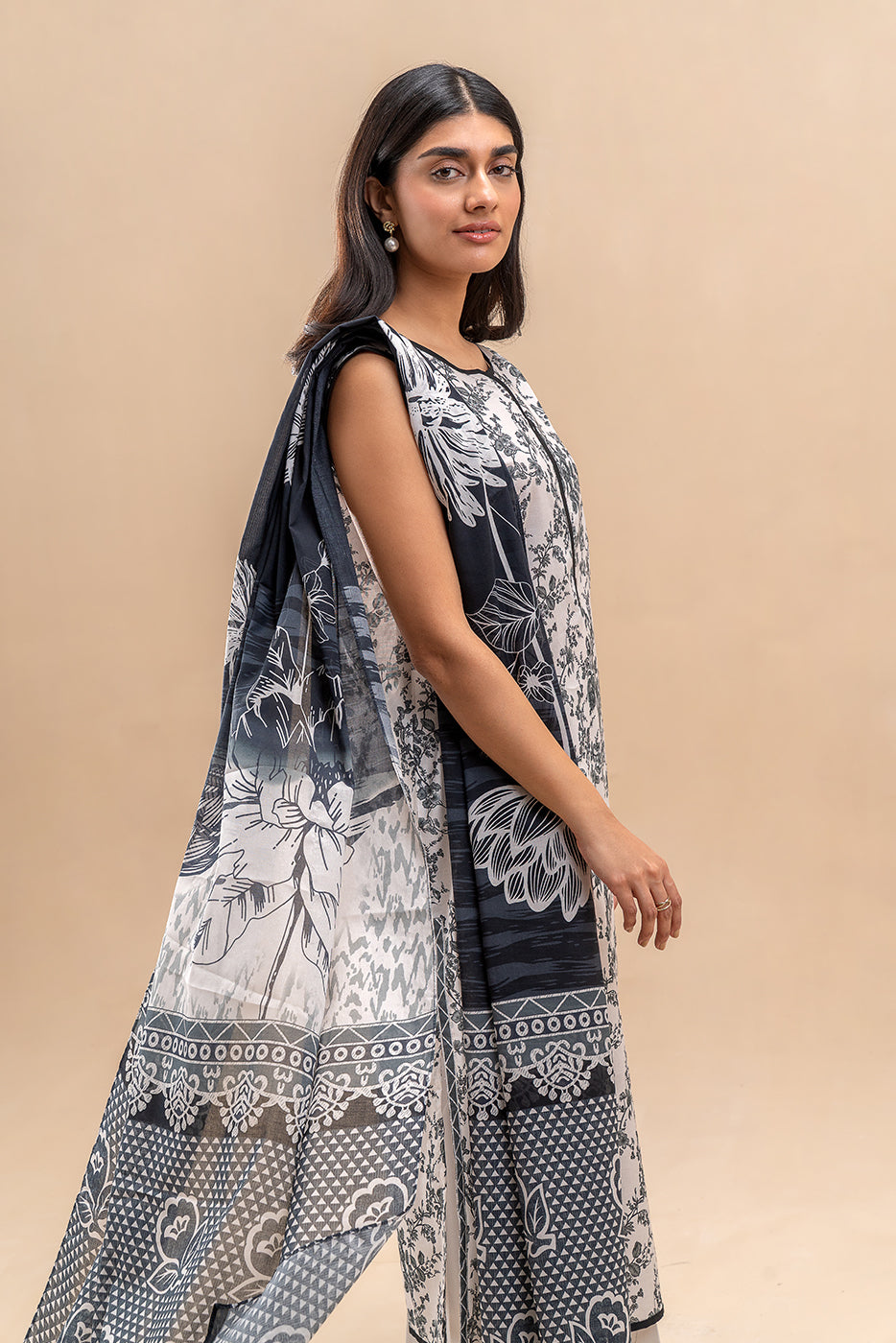 2 PIECE PRINTED LAWN SUIT-RAVEN BLISS (UNSTITCHED)