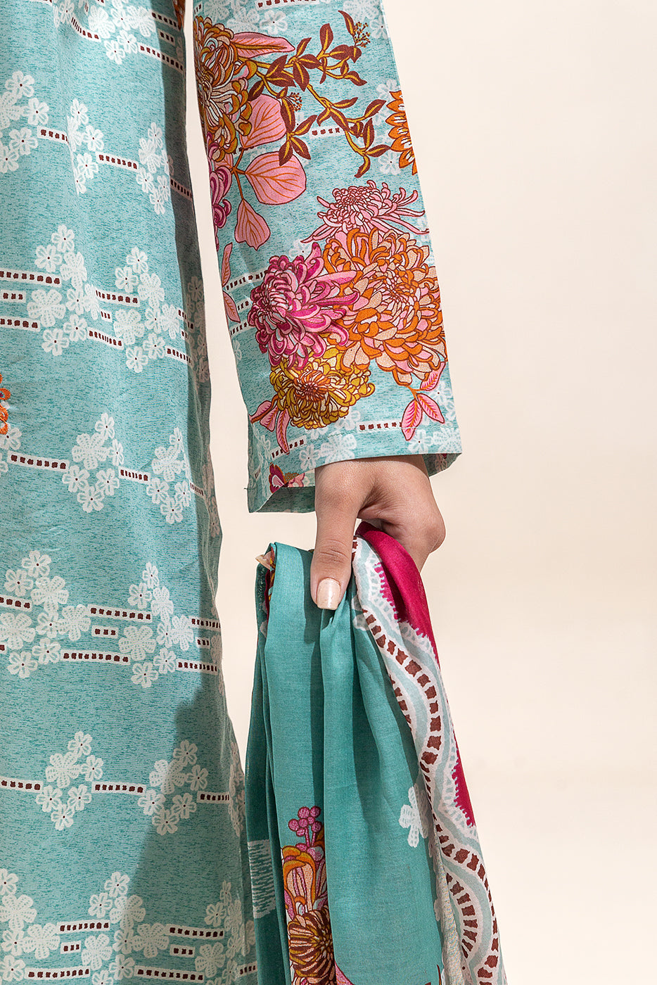 2 PIECE EMBROIDERED LAWN SUIT-DUSTY AQUA (UNSTITCHED)