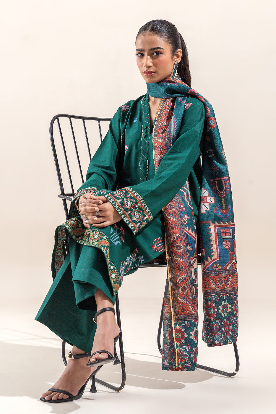 2 PIECE EMBROIDERED LAWN SUIT-PERSIAN GREEN (UNSTITCHED) - BEECHTREE