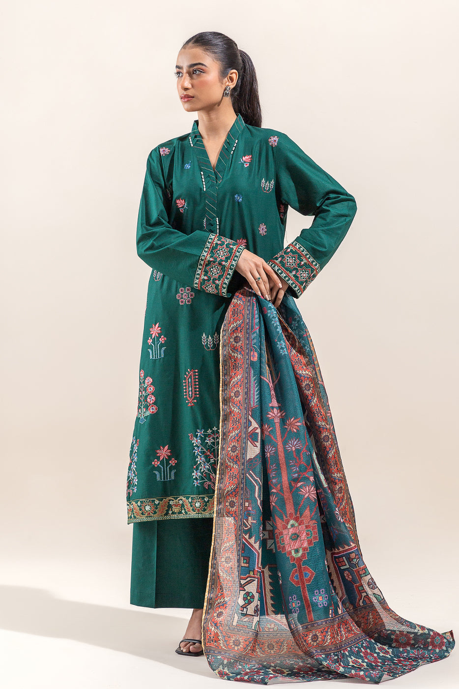 2 PIECE EMBROIDERED LAWN SUIT-PERSIAN GREEN (UNSTITCHED)