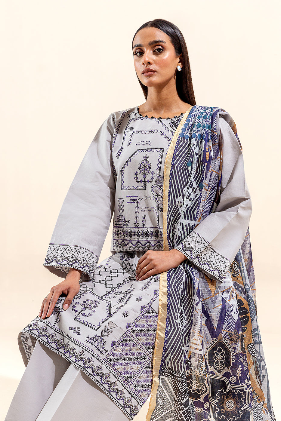 2 PIECE EMBROIDERED LAWN SUIT-ROYAL LEGACY (UNSTITCHED)