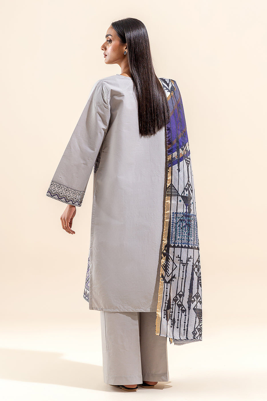 2 PIECE EMBROIDERED LAWN SUIT-ROYAL LEGACY (UNSTITCHED)