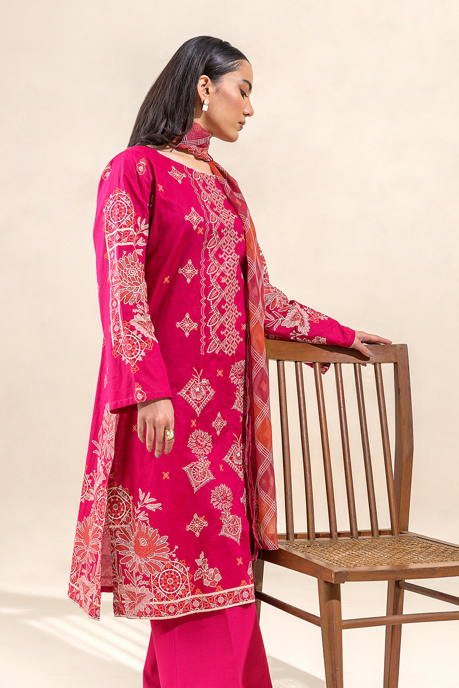 3 PIECE EMBROIDERED LAWN SUIT-SCARLET STONE (UNSTITCHED)