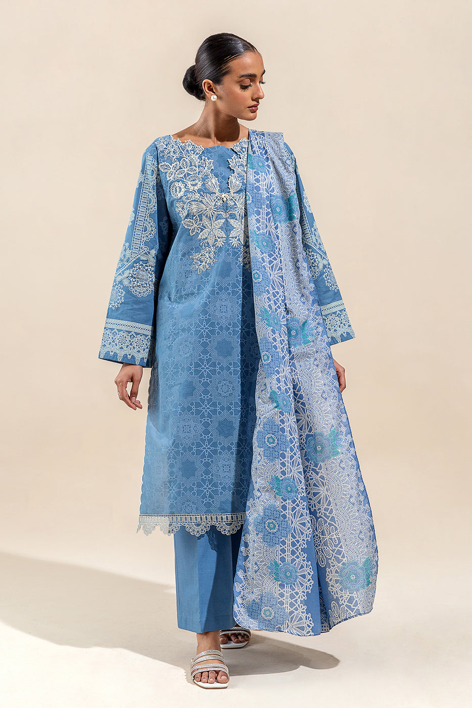 3 PIECE EMBROIDERED LAWN SUIT-BERYL GREY (UNSTITCHED)