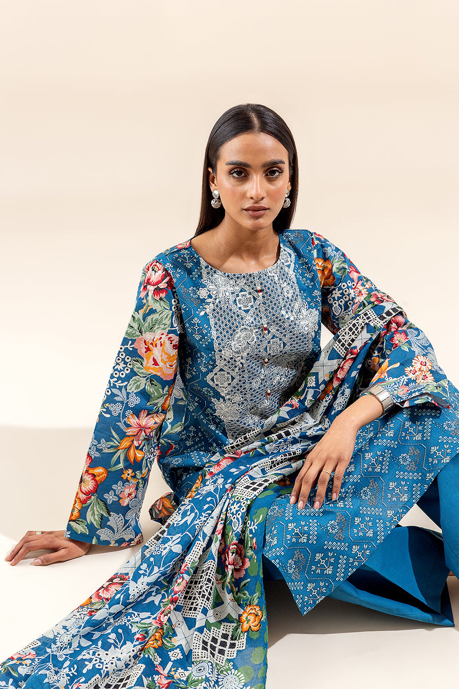 3 PIECE EMBROIDERED LAWN SUIT-CERULEAN AFFAIR (UNSTITCHED) - BEECHTREE