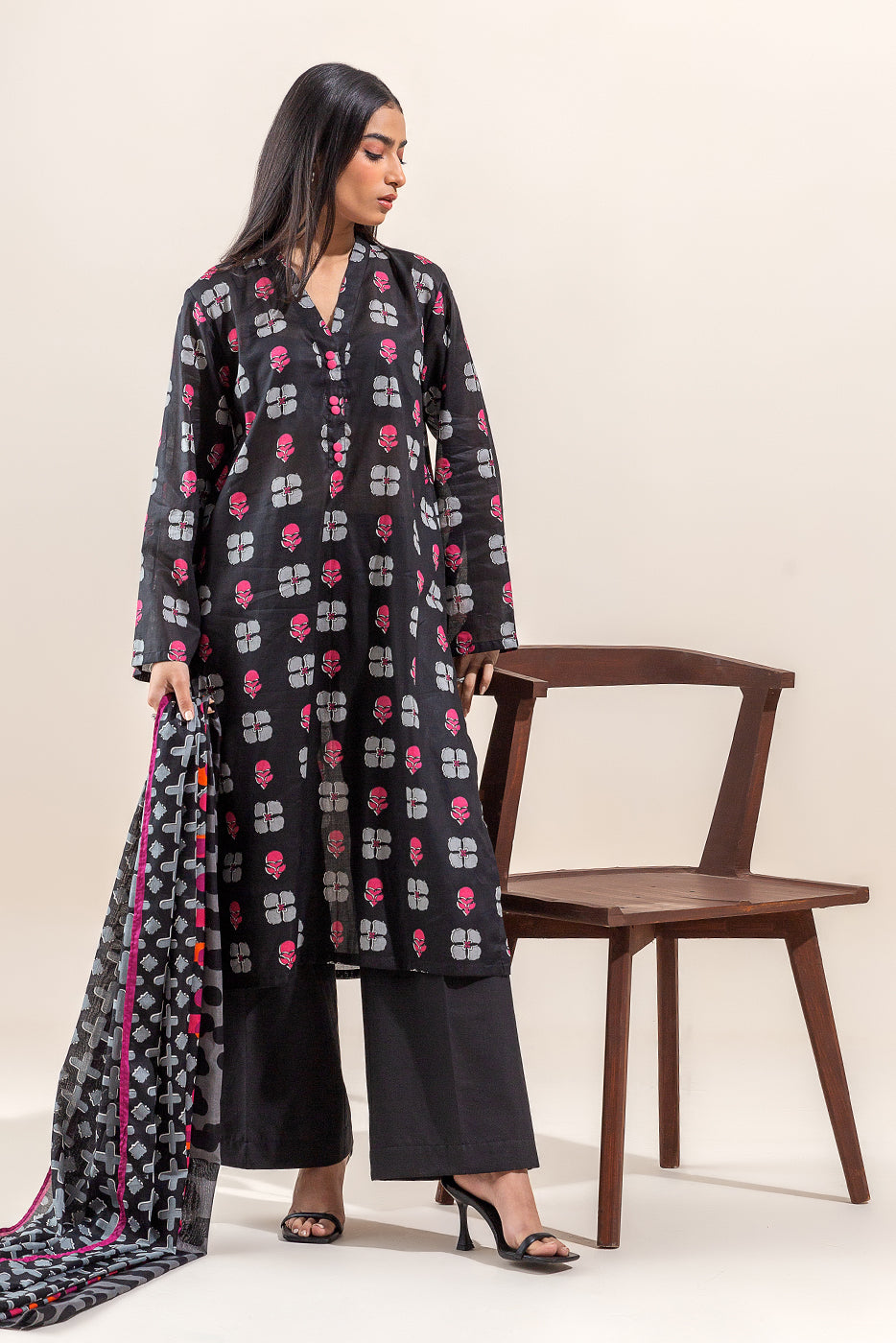 3 PIECE PRINTED LAWN SUIT-CHARCOAL ART (UNSTITCHED)