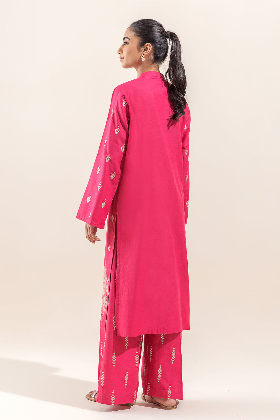 2 PIECE EMBROIDERED LAWN SUIT-PARADISE ROSE (UNSTITCHED)