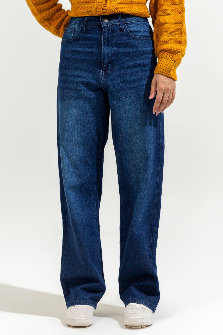 HIGH-RISE WIDE LEG JEANS