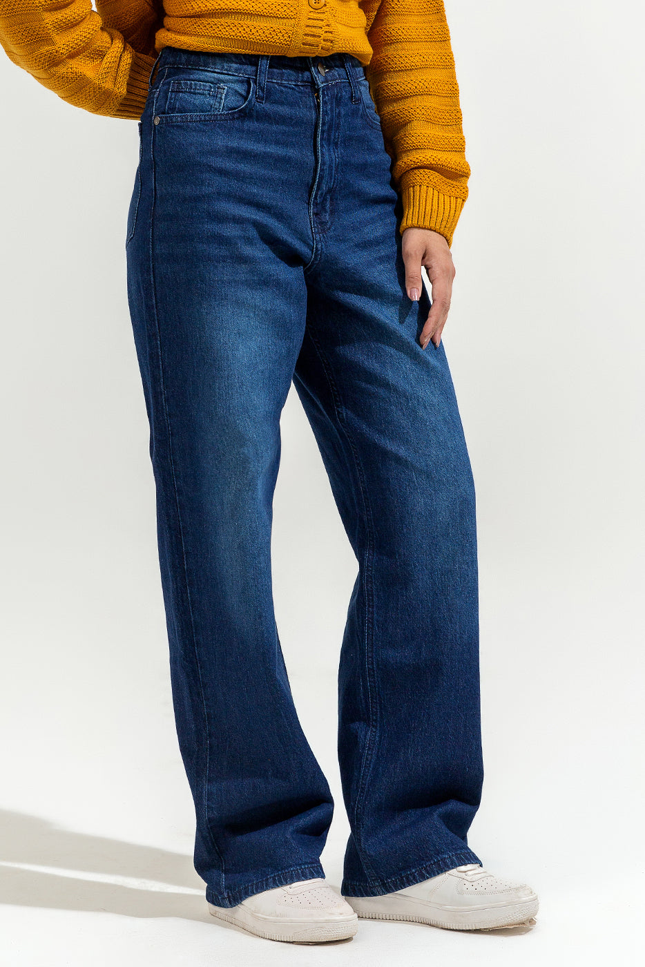 HIGH-RISE WIDE LEG JEANS