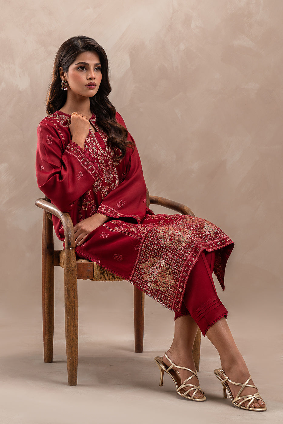 2 PIECE EMBROIDERED SILK SUIT (LUXURY-PRET)