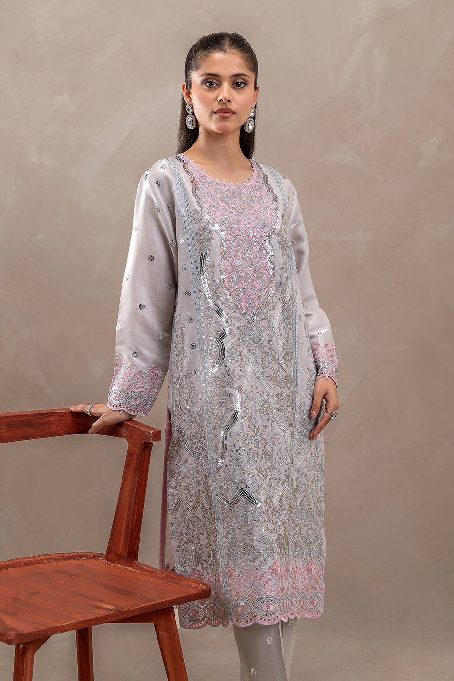 2 PIECE EMBROIDERED SILK SUIT (LUXURY-PRET)