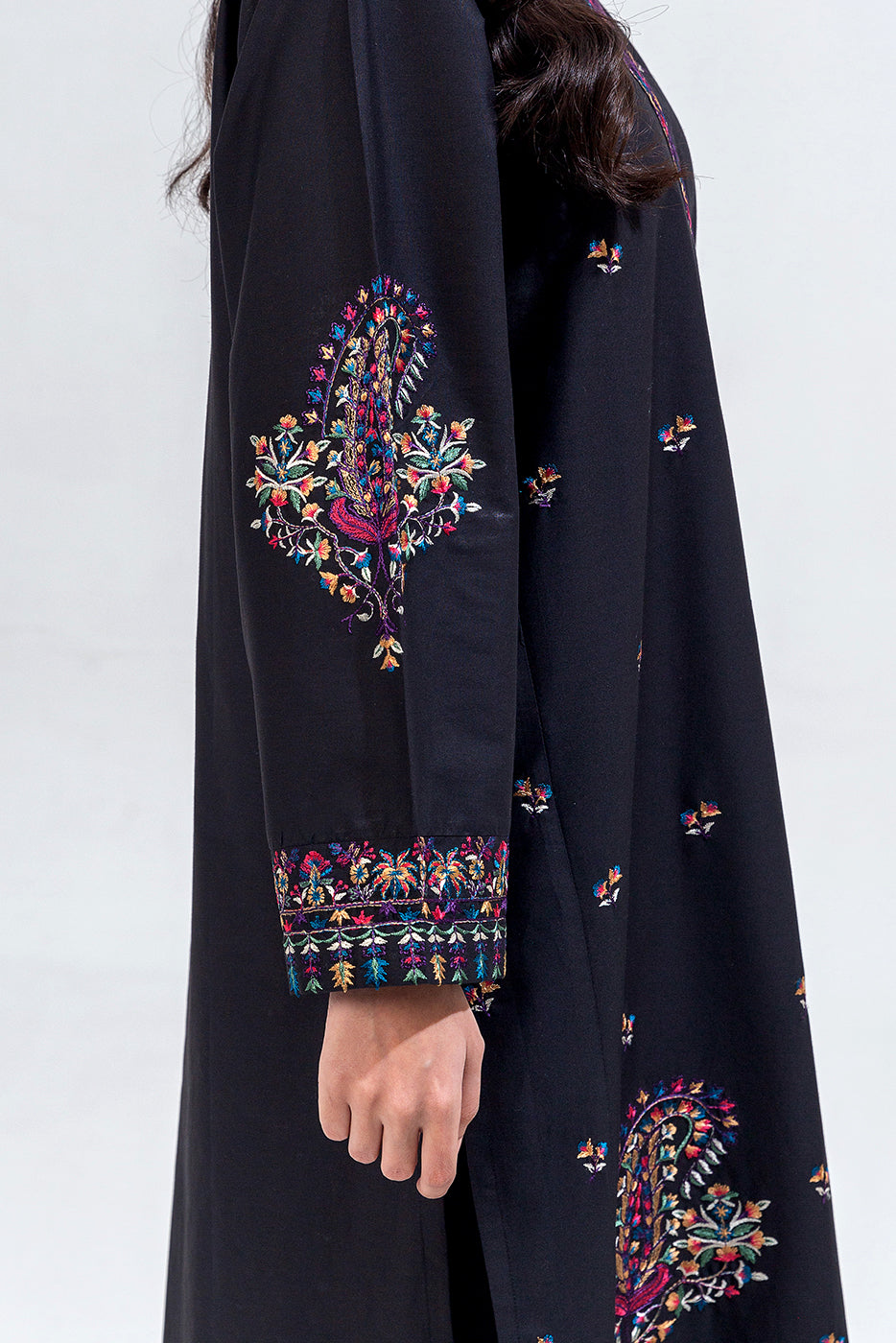 2 PIECE EMBROIDERED CAMBRIC SUIT (PRET)