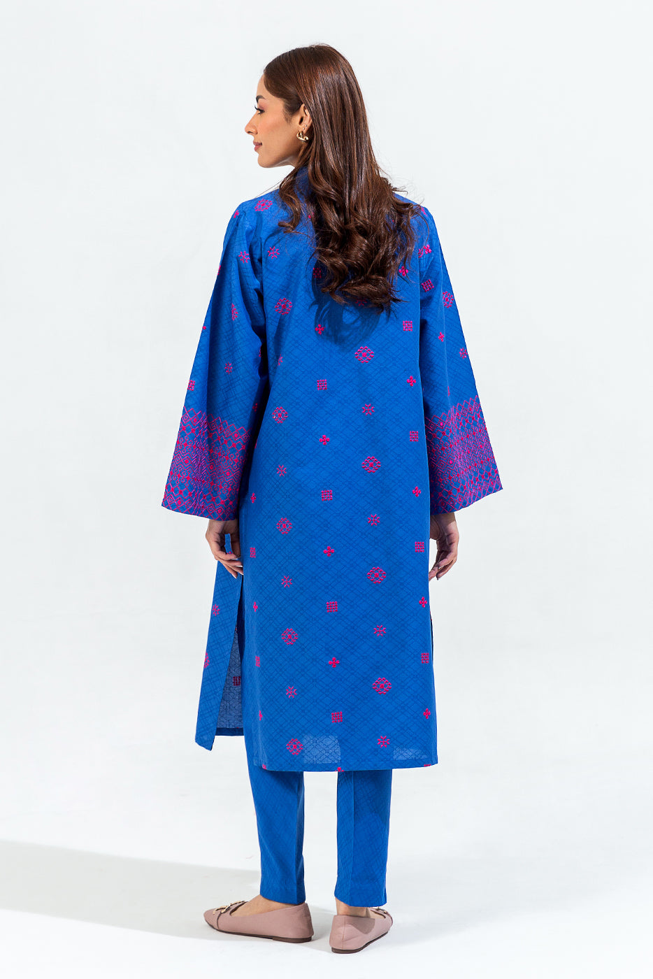 2 PIECE EMBROIDERED CAMBRIC JACQUARD SUIT (PRET)