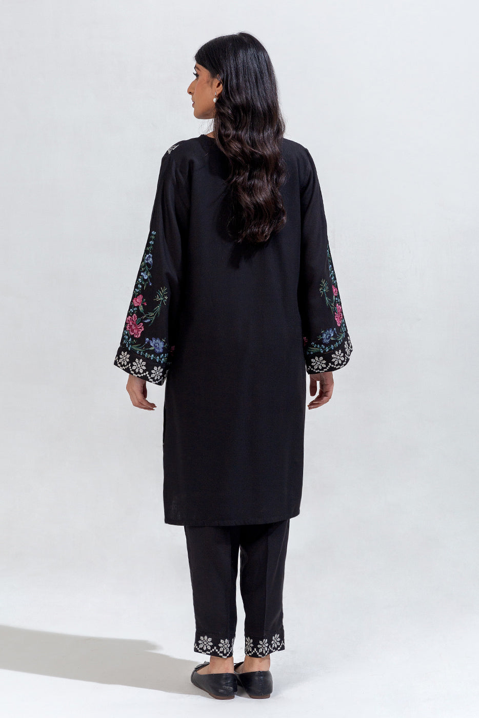 2 PIECE EMBROIDERED VISCOSE SUIT (PRET)