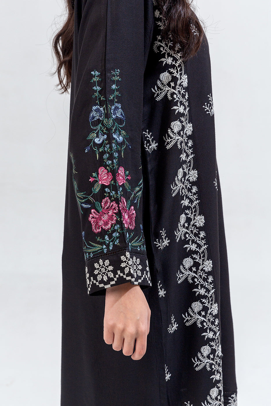 2 PIECE EMBROIDERED VISCOSE SUIT (PRET)